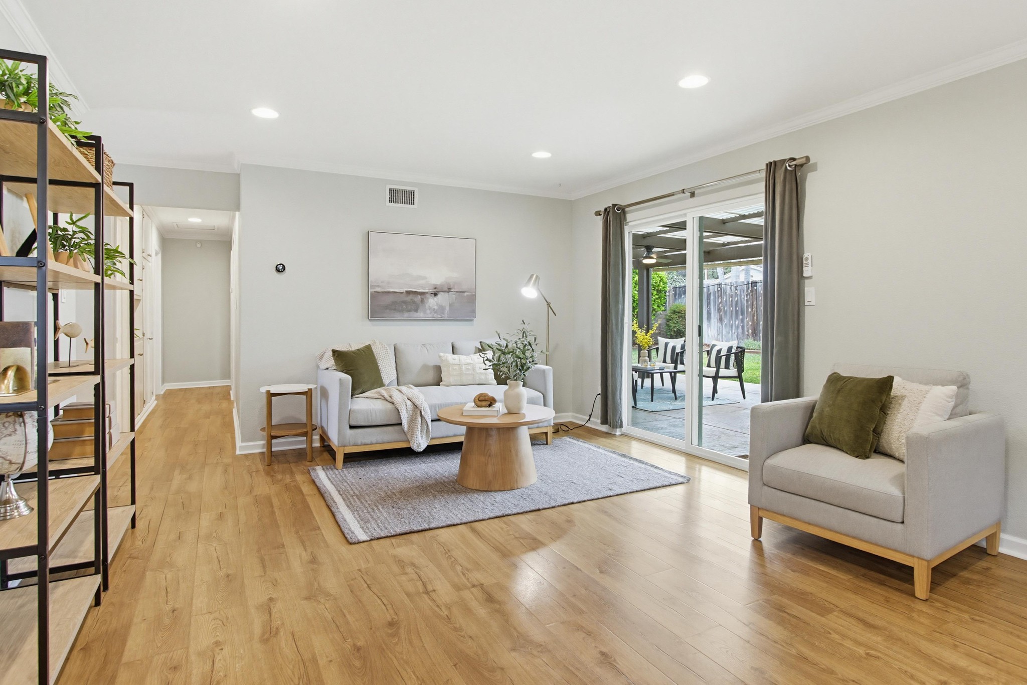 Virtual tour photo 10 of 76 for 8318 June Lake Dr