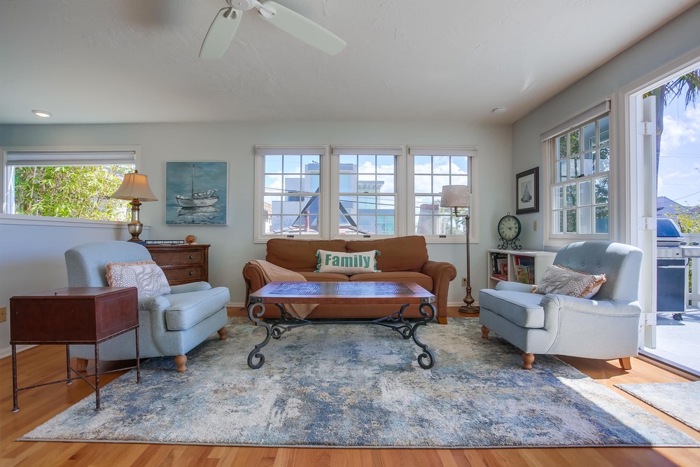 Virtual tour photo 10 of 45 for 832 Balboa Ct
