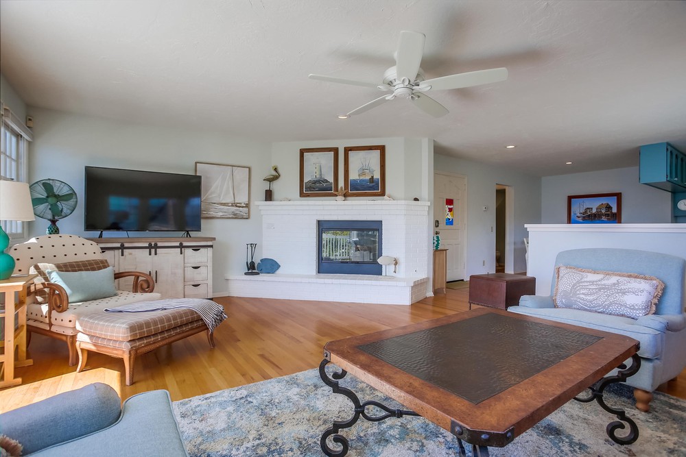 Virtual tour photo 13 of 45 for 832 Balboa Ct