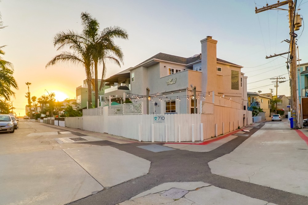 Virtual tour photo 63 of 90 for 832 Capistrano Pl