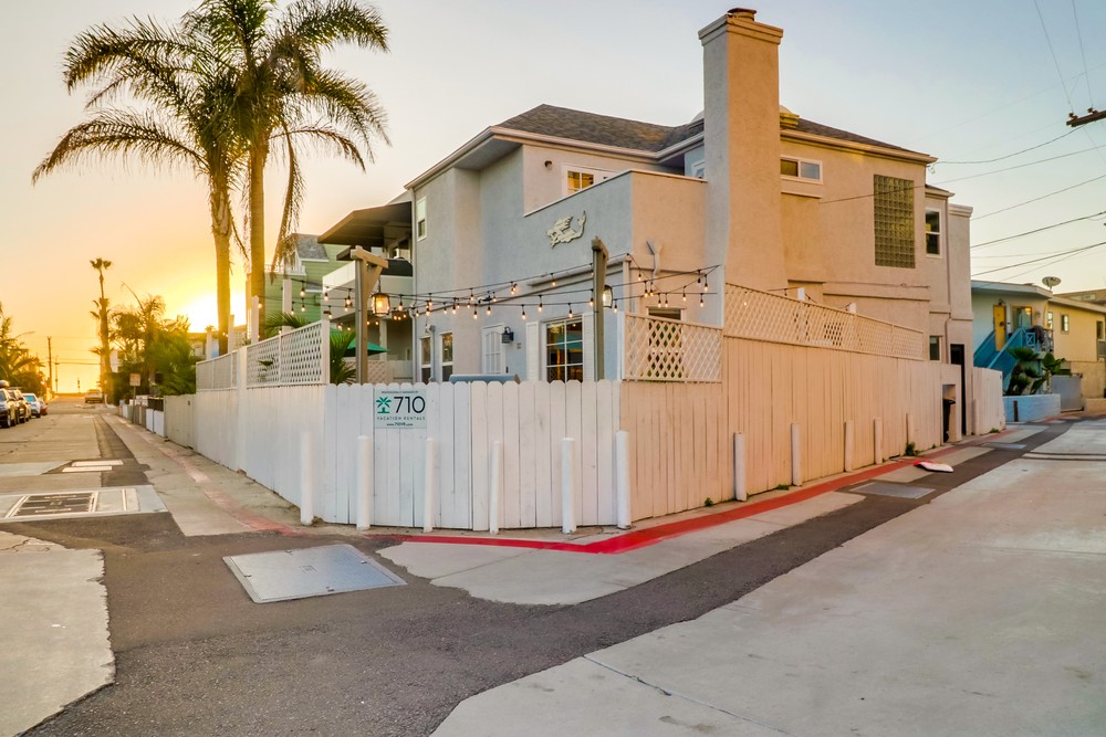 Virtual tour photo 65 of 90 for 832 Capistrano Pl