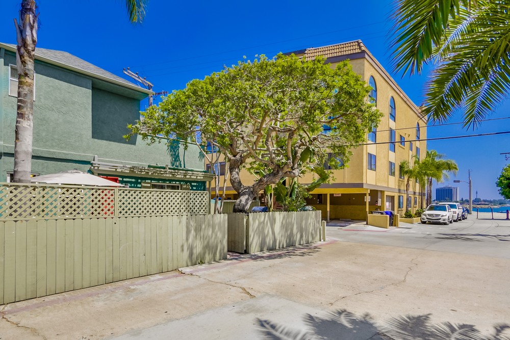 Virtual tour photo 4 of 109 for 832 Capistrano Place