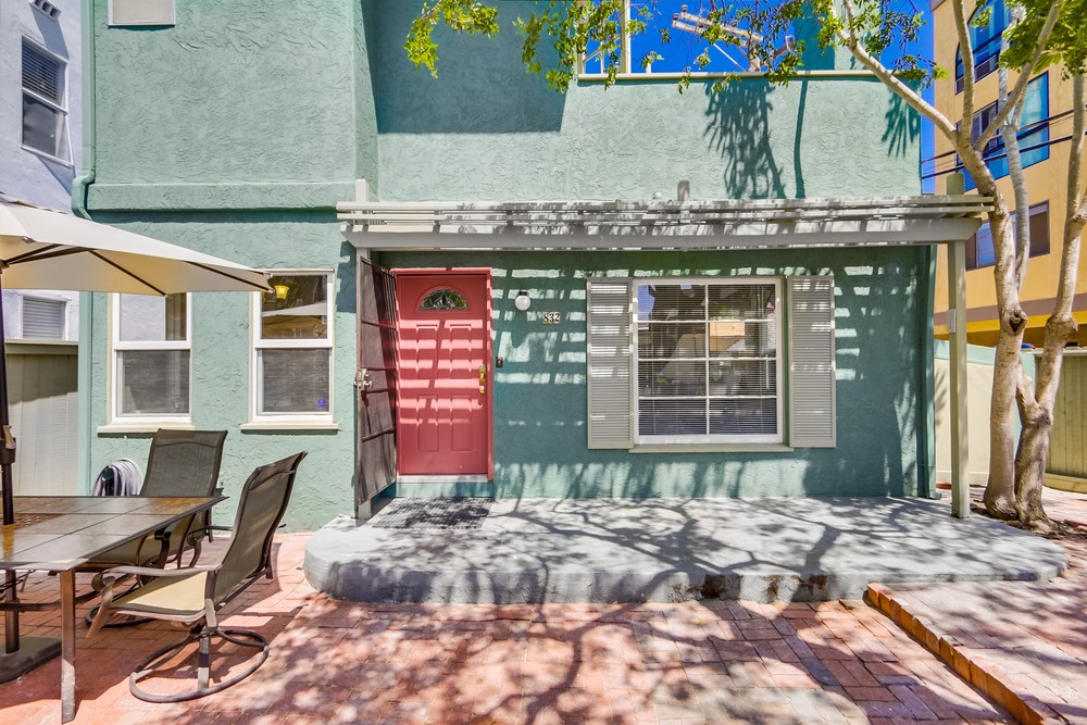 Virtual tour photo 6 of 109 for 832 Capistrano Place