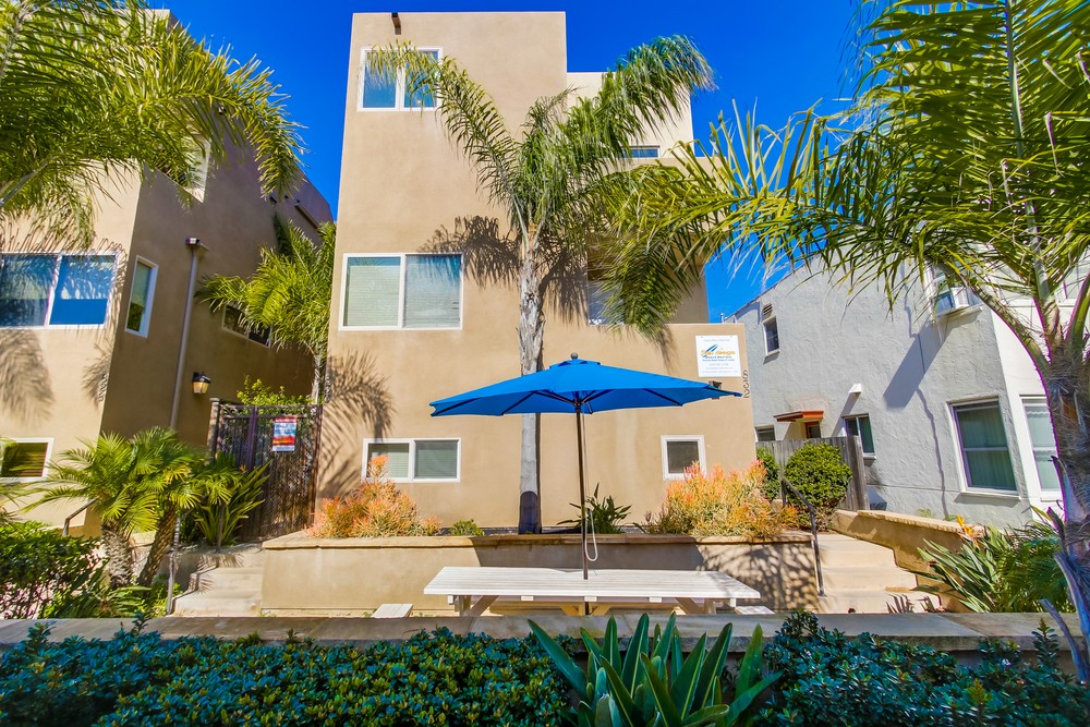 Virtual tour photo 3 of 64 for 832 Ensenada Ct