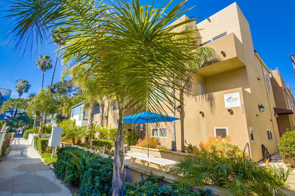 Virtual tour photo 4 of 64 for 832 Ensenada Ct