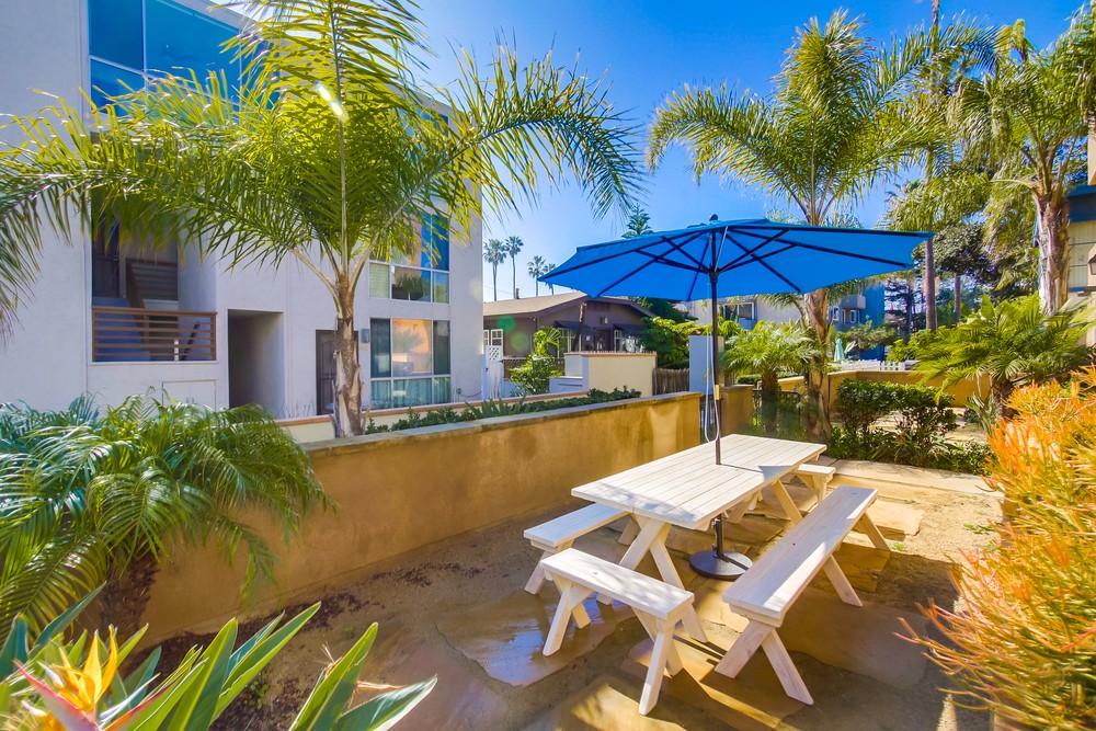 Virtual tour photo 8 of 64 for 832 Ensenada Ct