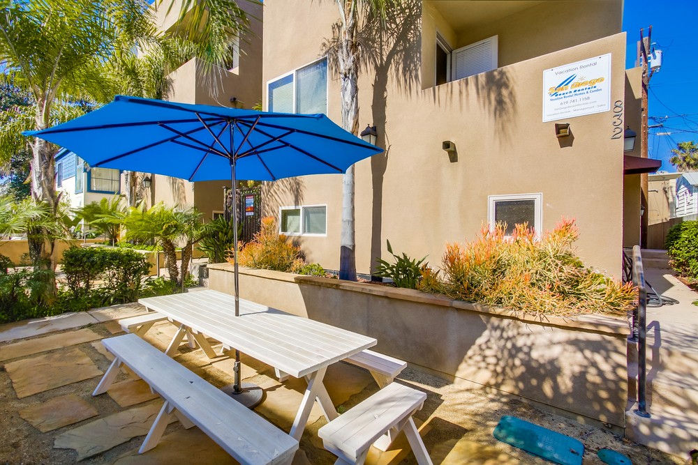 Virtual tour photo 10 of 64 for 832 Ensenada Ct