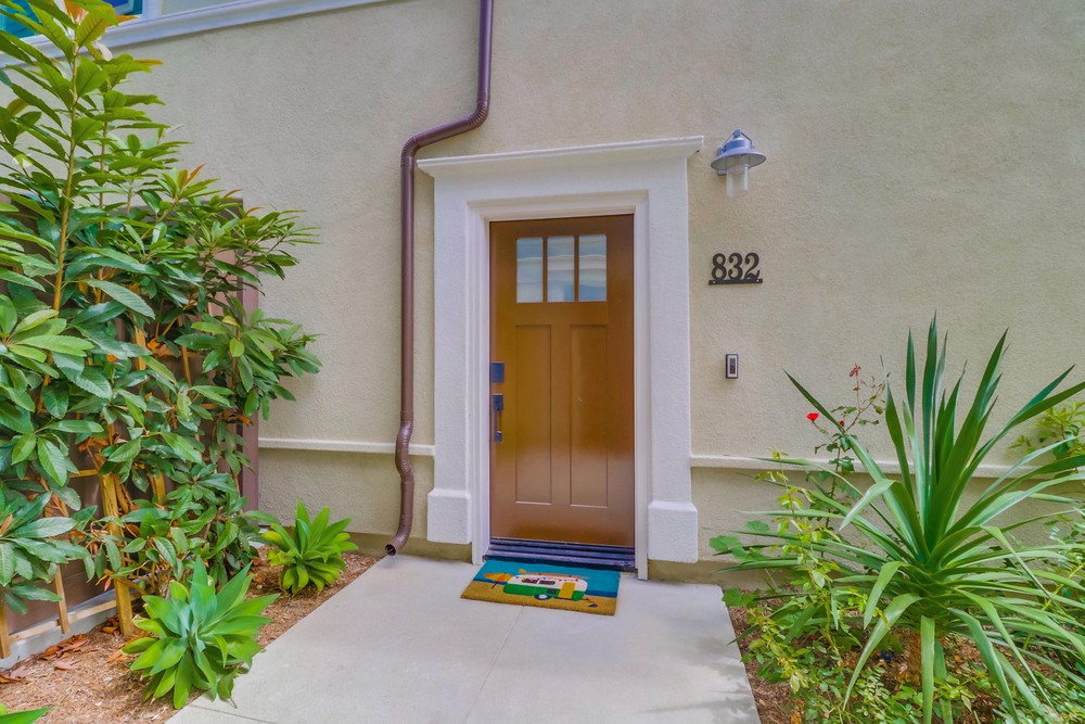Virtual tour photo 7 of 49 for 832 Santa Barbara Pl