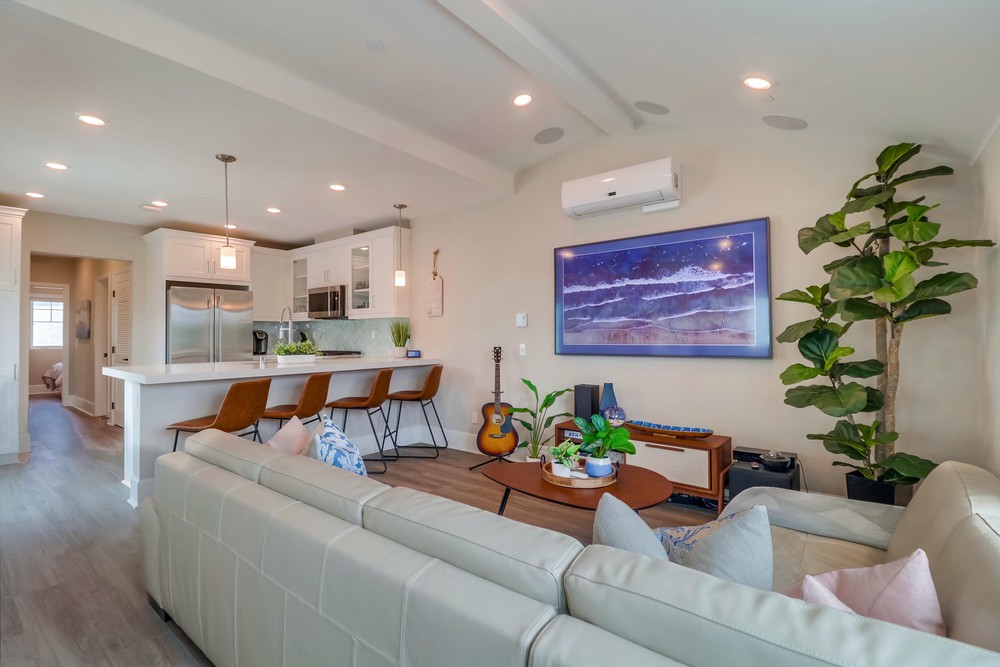 Virtual tour photo 14 of 49 for 832 Santa Barbara Pl
