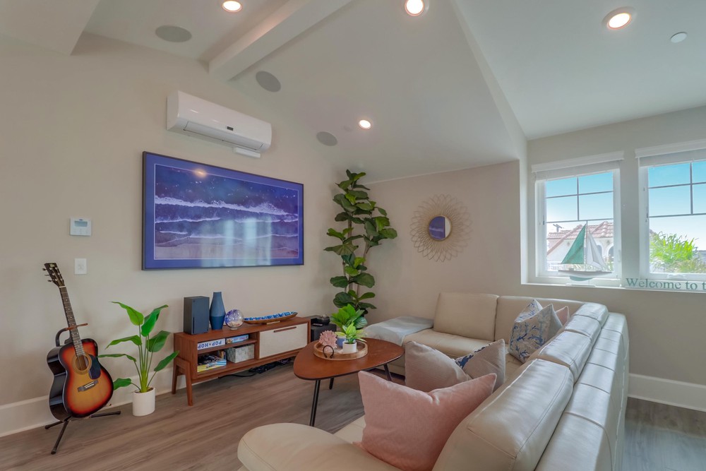 Virtual tour photo 15 of 49 for 832 Santa Barbara Pl