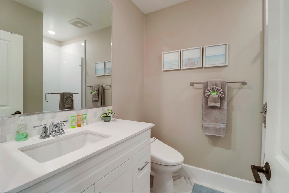 Virtual tour photo 38 of 49 for 832 Santa Barbara Pl