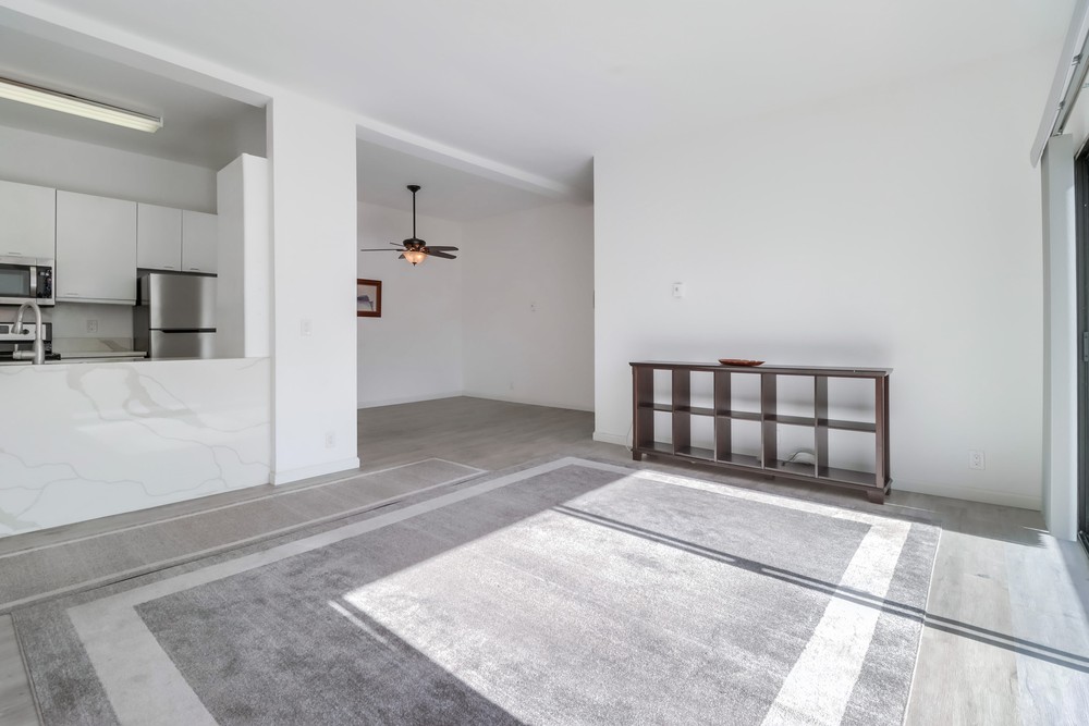 Virtual tour photo 13 of 42 for 8320 Regents Rd #2p