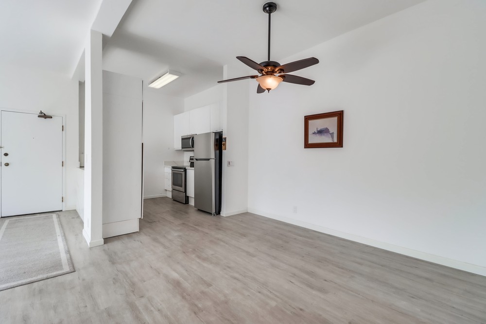 Virtual tour photo 16 of 42 for 8320 Regents Rd #2p