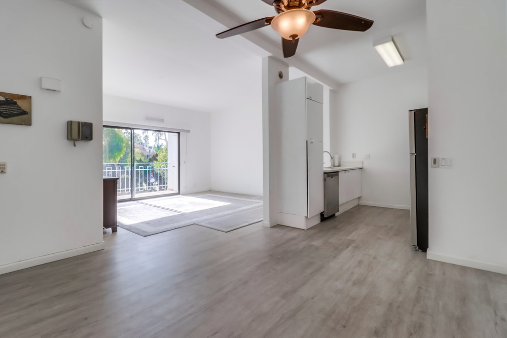 Virtual tour photo 17 of 42 for 8320 Regents Rd #2p