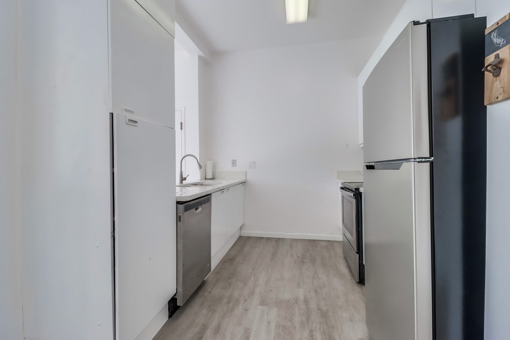 Virtual tour photo 18 of 42 for 8320 Regents Rd #2p