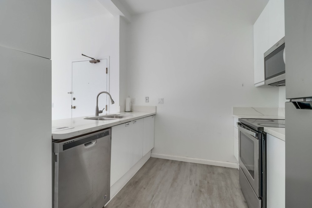 Virtual tour photo 19 of 42 for 8320 Regents Rd #2p