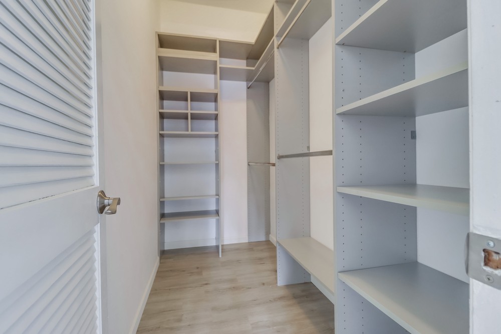 Virtual tour photo 24 of 42 for 8320 Regents Rd #2p