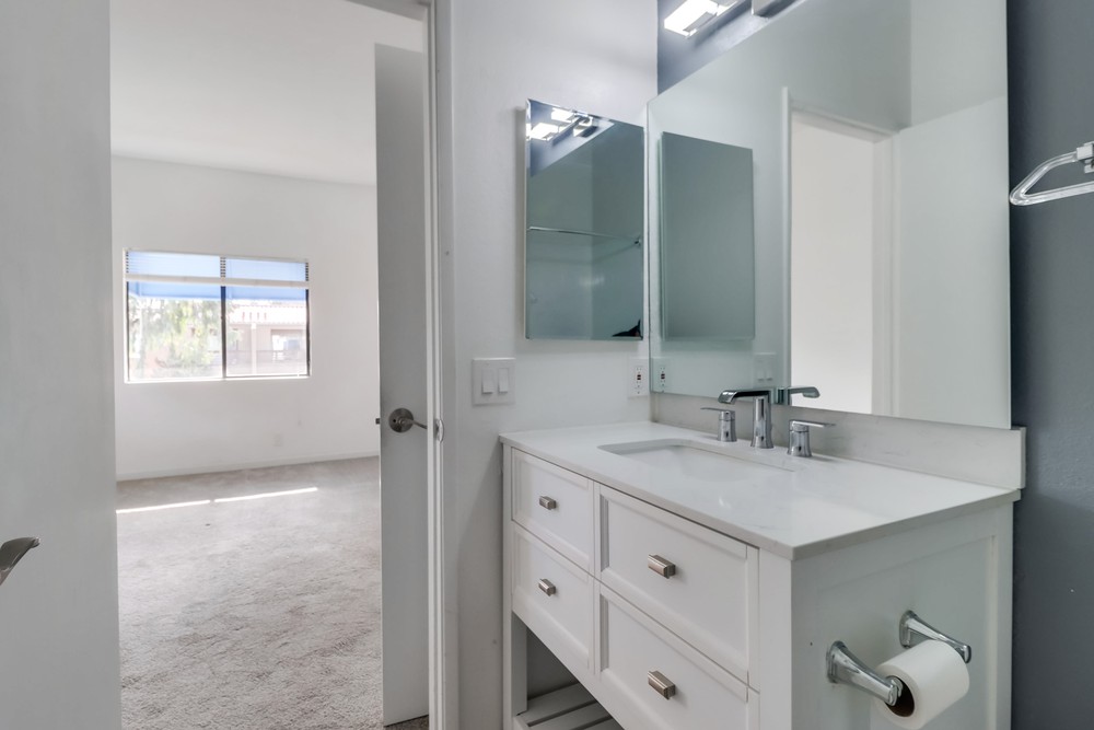 Virtual tour photo 27 of 42 for 8320 Regents Rd #2p