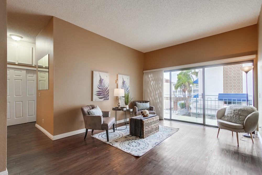 Virtual tour photo 3 of 36 for 8324 Regents Rd #2e
