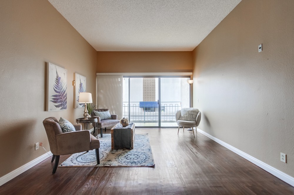Virtual tour photo 4 of 36 for 8324 Regents Rd #2e