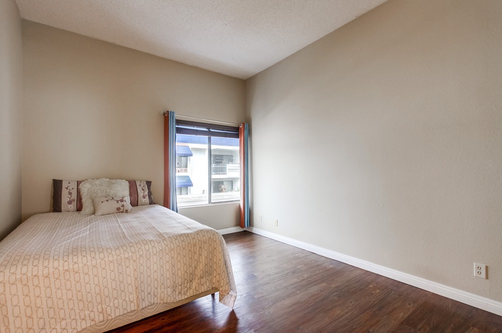 Virtual tour photo 18 of 36 for 8324 Regents Rd #2e