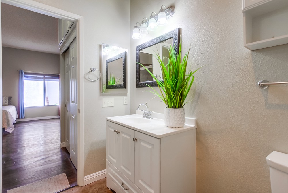 Virtual tour photo 22 of 36 for 8324 Regents Rd #2e