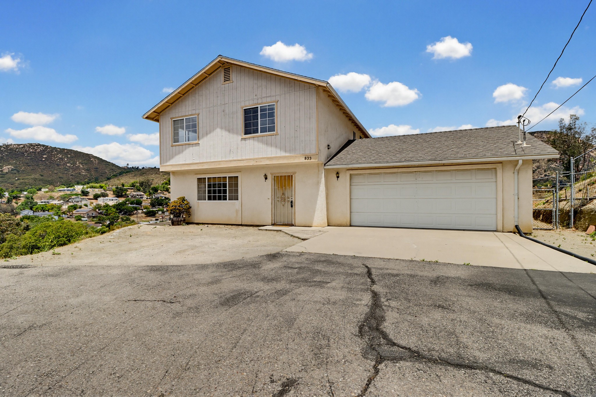 Virtual tour photo 4 of 76 for 833 Cochran Trail
