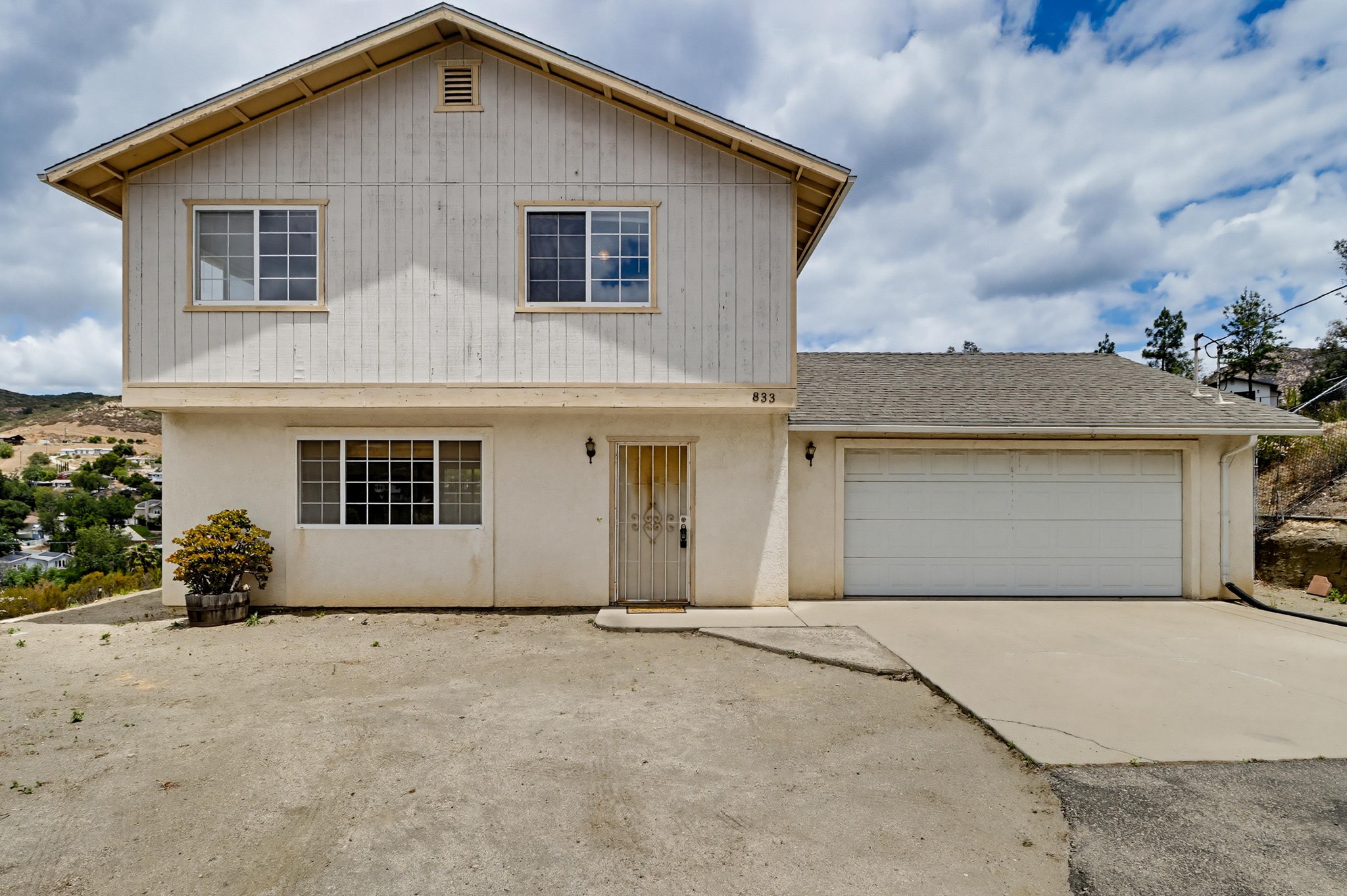 Virtual tour photo 5 of 76 for 833 Cochran Trail