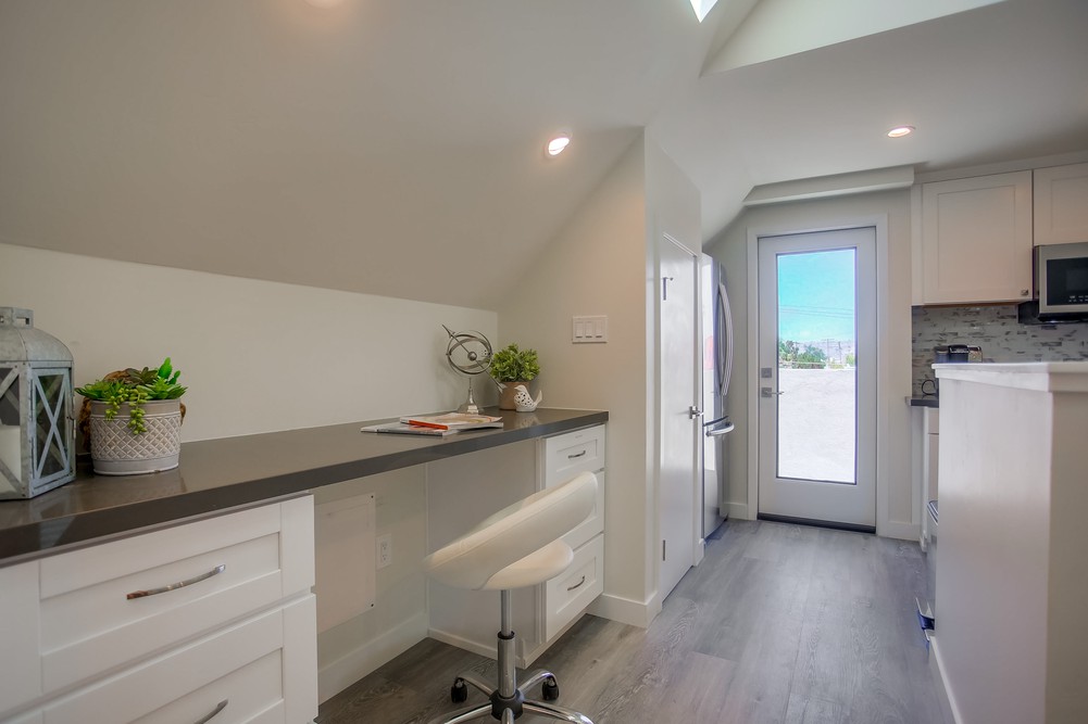 Virtual tour photo 15 of 49 for 833 Portsmouth Ct