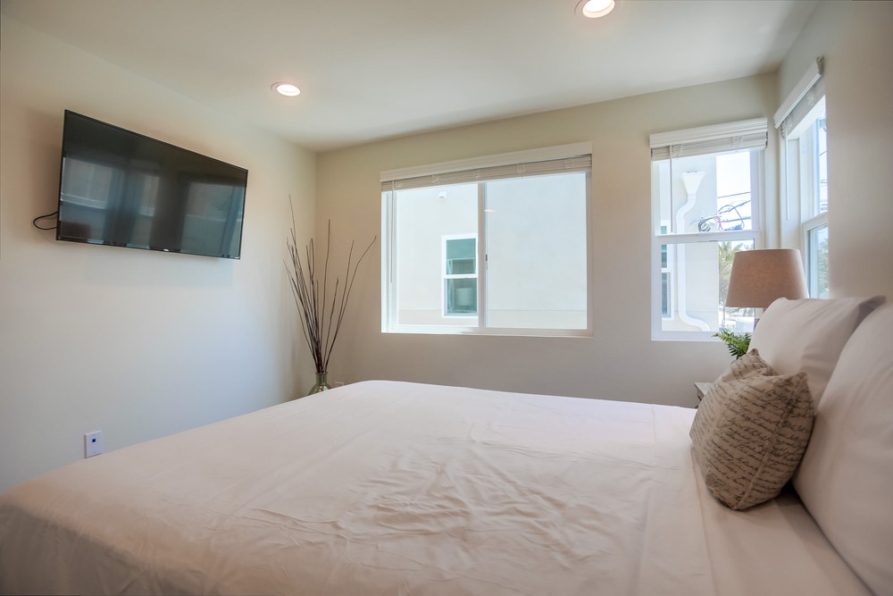Virtual tour photo 26 of 49 for 833 Portsmouth Ct