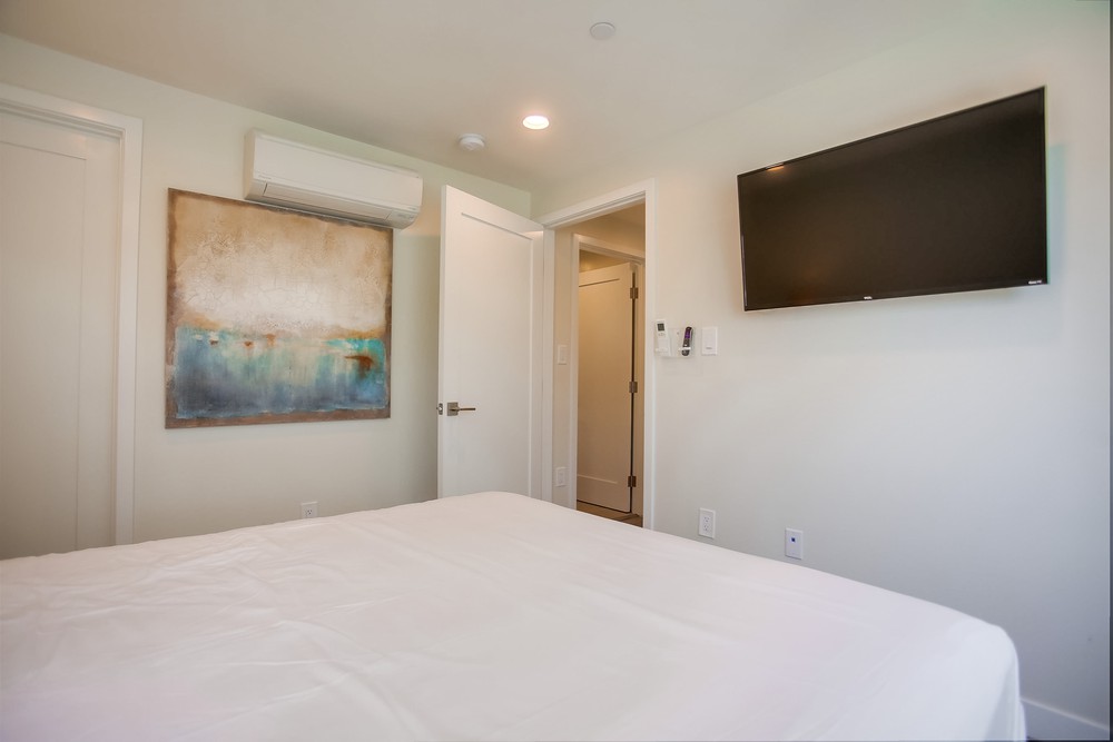 Virtual tour photo 28 of 49 for 833 Portsmouth Ct