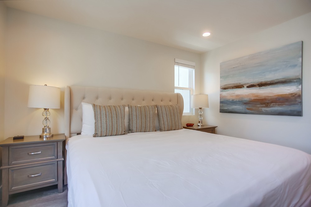 Virtual tour photo 31 of 49 for 833 Portsmouth Ct