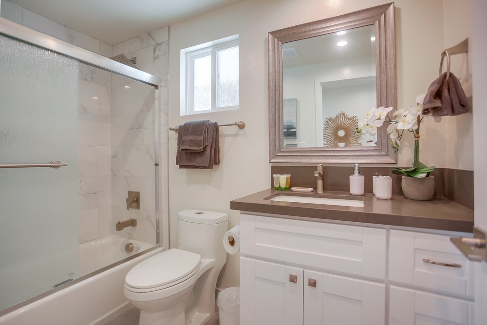 Virtual tour photo 37 of 49 for 833 Portsmouth Ct
