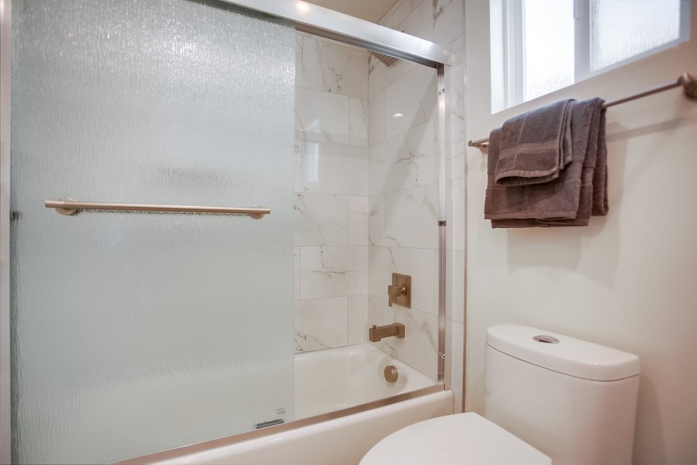 Virtual tour photo 38 of 49 for 833 Portsmouth Ct