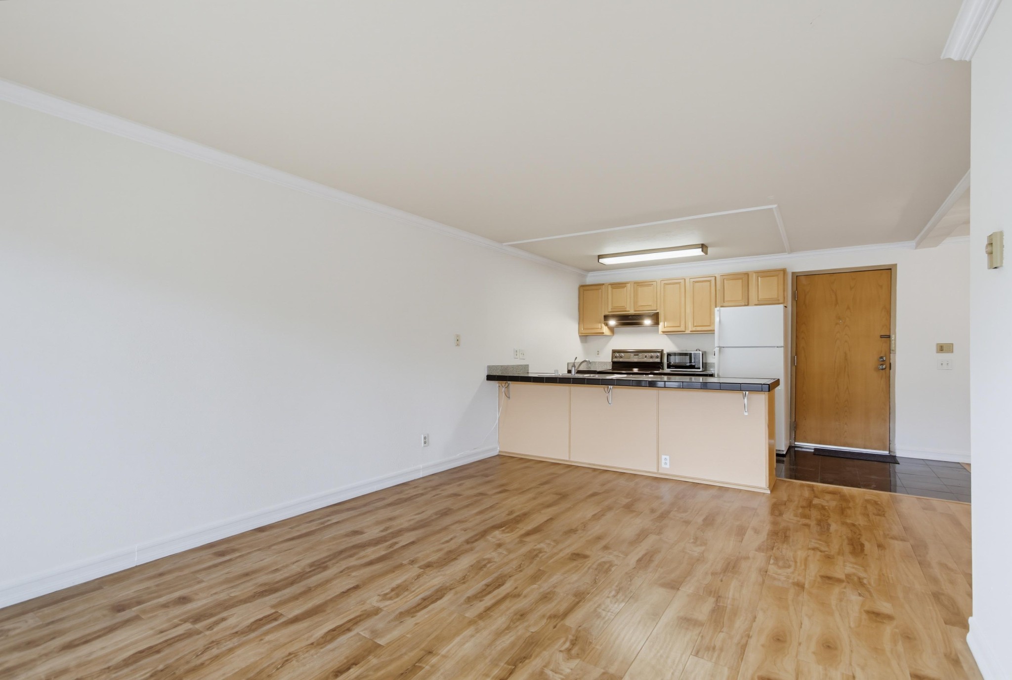 Virtual tour photo 9 of 33 for 8332 Regents Rd Unit B