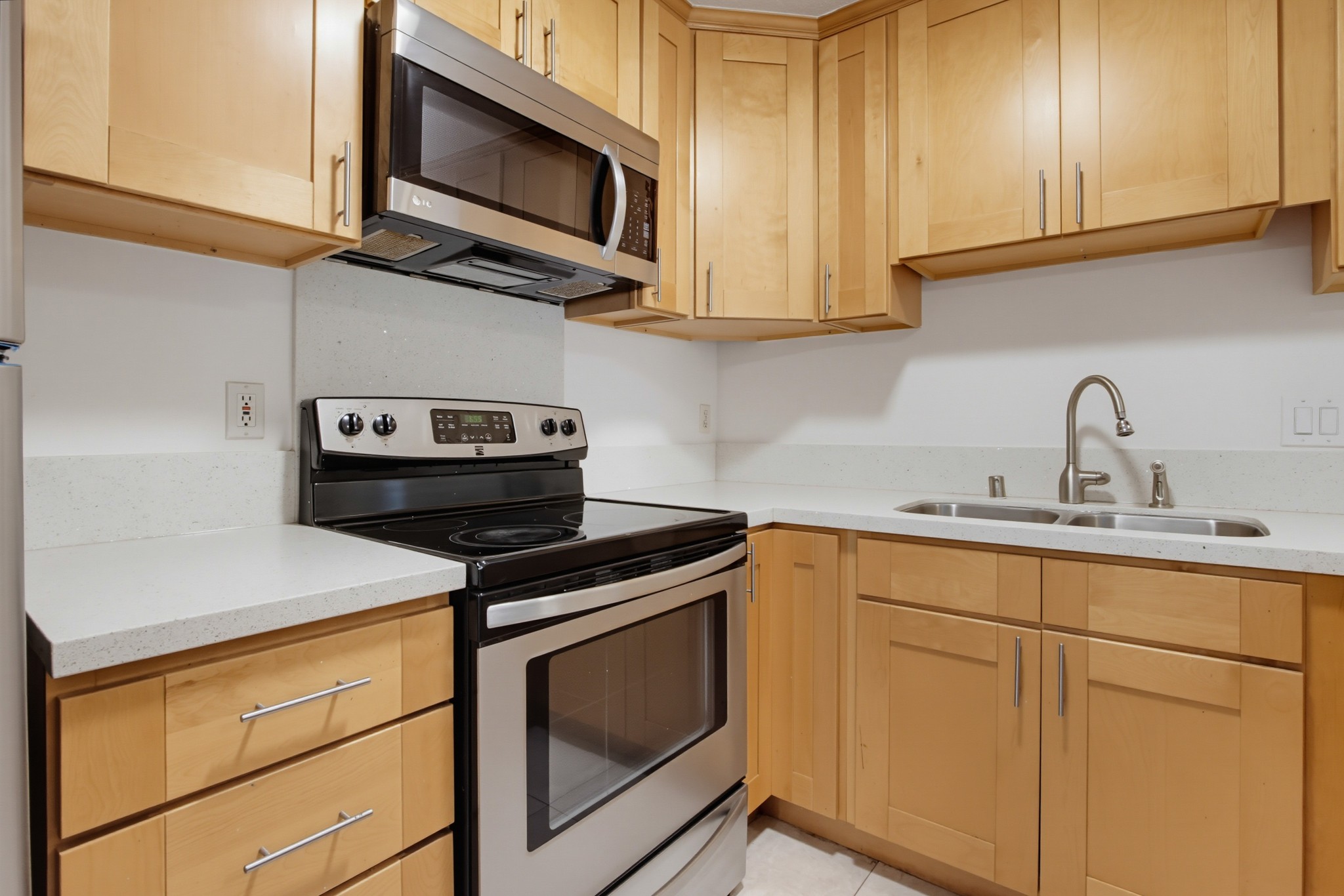 Virtual tour photo 14 of 37 for 8332 Regents Rd Unit E
