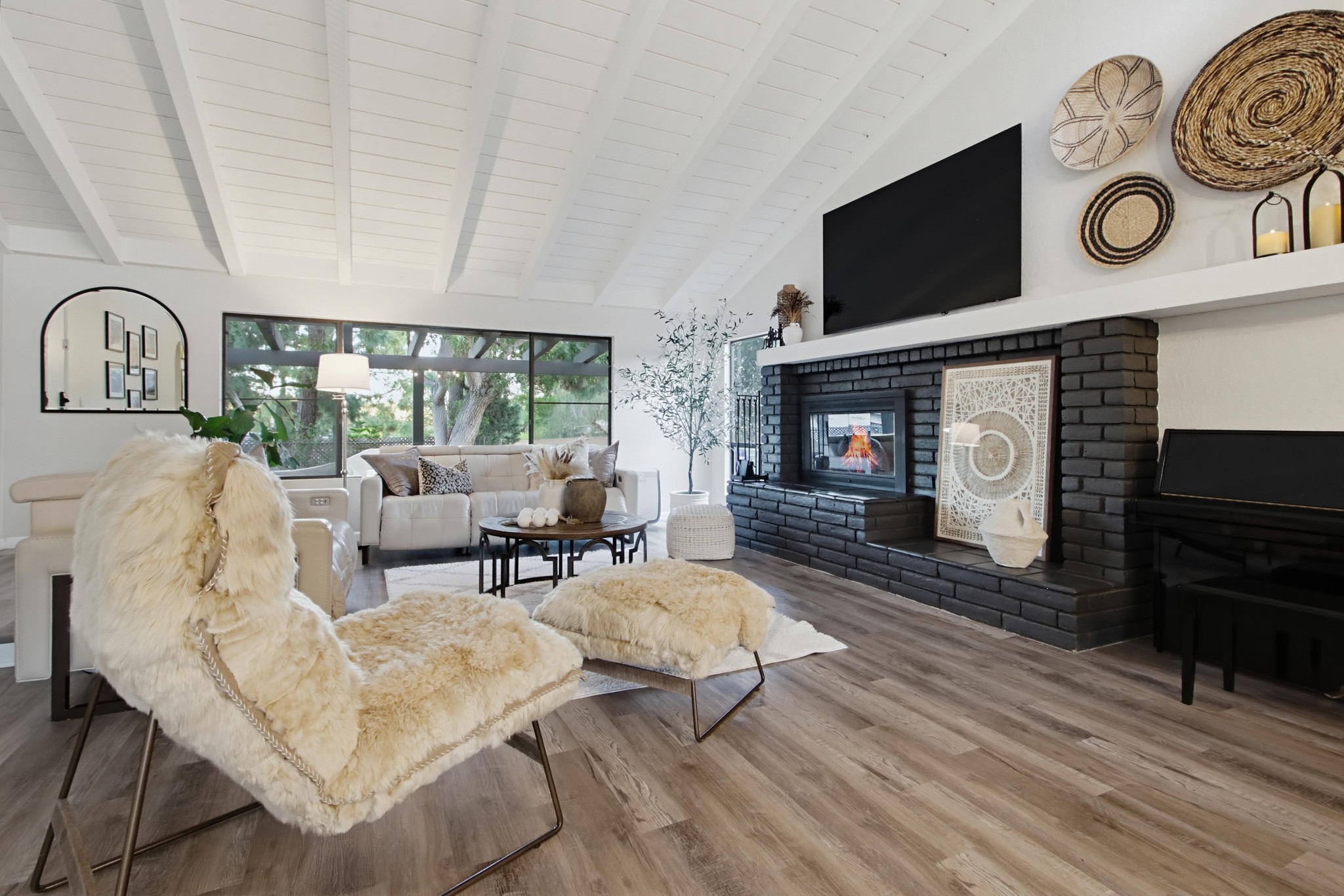 Virtual tour photo 14 of 48 for 834 Cole Ranch Rd