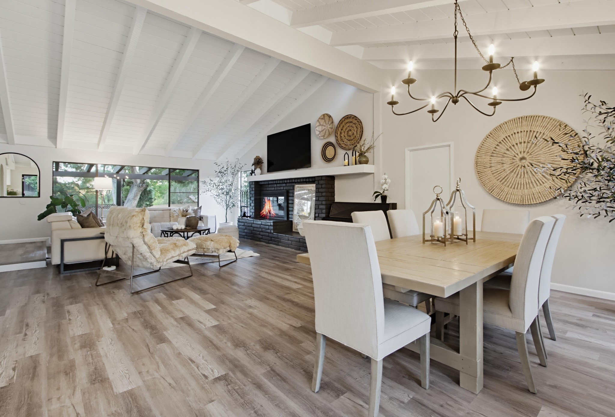 Virtual tour photo 17 of 48 for 834 Cole Ranch Rd