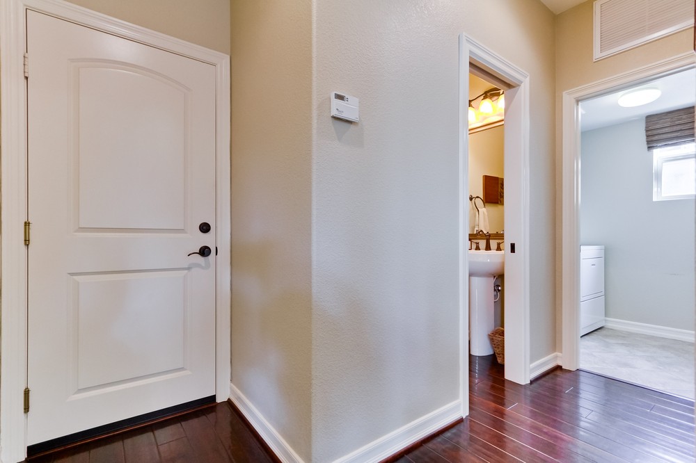 Virtual tour photo 17 of 36 for 8340 Kern Crescent