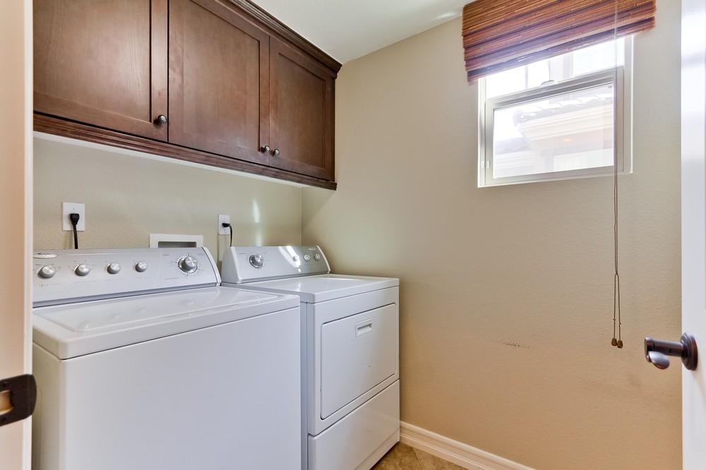 Virtual tour photo 19 of 36 for 8340 Kern Crescent