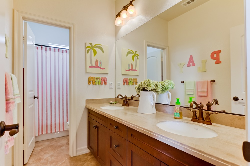 Virtual tour photo 31 of 36 for 8340 Kern Crescent