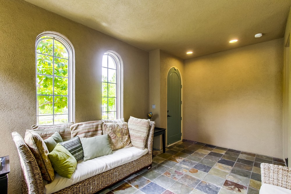 Virtual tour photo 9 of 60 for 8348 Kern Crescent