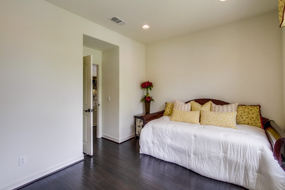 Virtual tour photo 38 of 60 for 8348 Kern Crescent