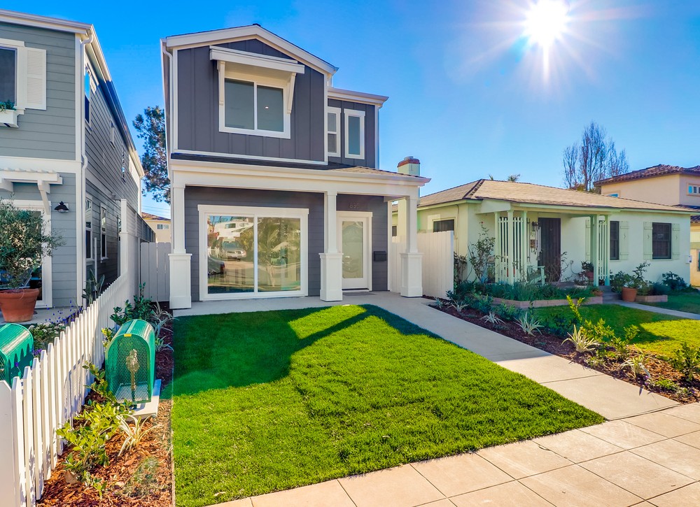 Virtual tour photo 4 of 68 for 835 Beryl St