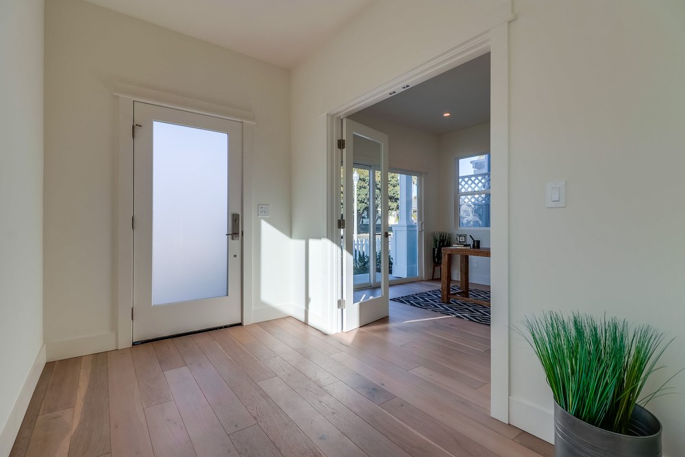 Virtual tour photo 6 of 68 for 835 Beryl St