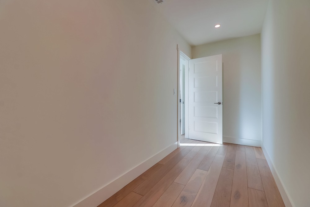 Virtual tour photo 40 of 68 for 835 Beryl St