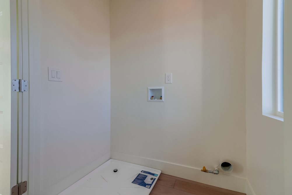 Virtual tour photo 55 of 68 for 835 Beryl St