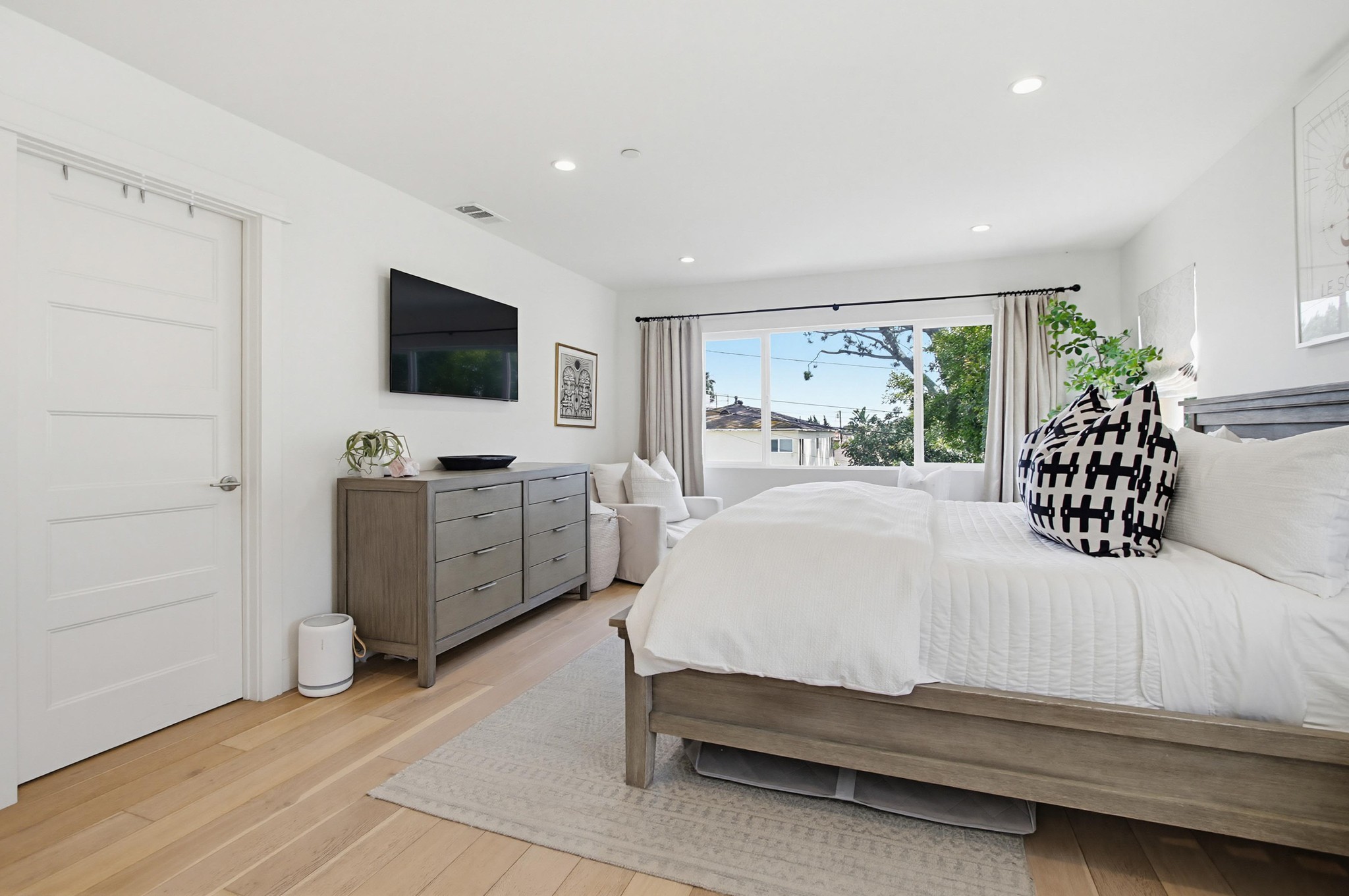 Virtual tour photo 26 of 103 for 835 Beryl St