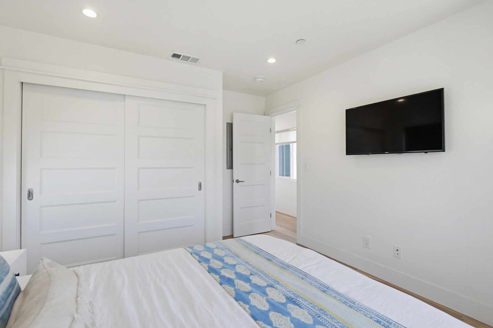 Virtual tour photo 40 of 103 for 835 Beryl St