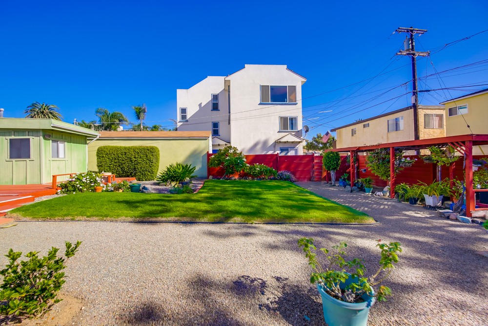 Virtual tour photo 26 of 30 for 835 Beryl St